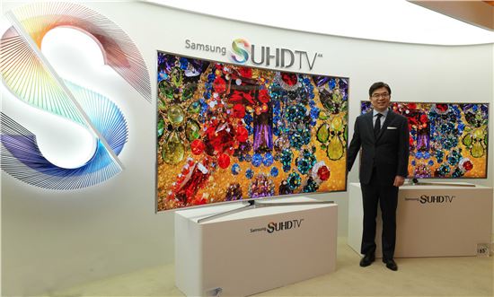 김현석 삼성전자 영상디스플레이사업부 사장이 SUHD TV를 소개하고 있다.