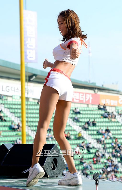 [포토] 치어리더 배수현, 매끈한 다리라인 