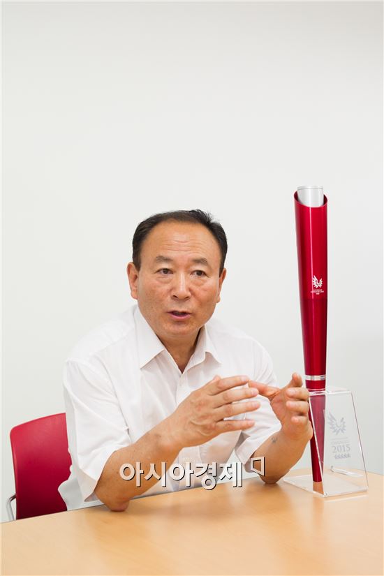 조병만 광주U대회 성화봉송단장