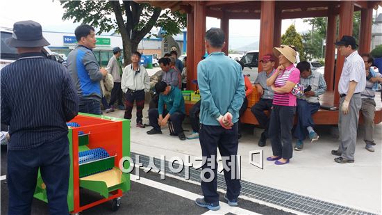 곡성군 오곡 블루베리작목반, 농작업 환경개선 편이장비 시연회 실시 