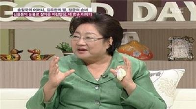 정승연 판사, 김을동. 사진=MBC '기분 좋은 날' 방송화면 캡처