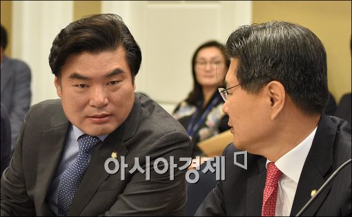 [포토]"최양희 장관 군기가 빠졌네"