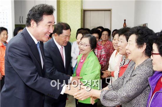 이낙연 전남도지사,“해보·동함평 산단 분양 활발해 든든”