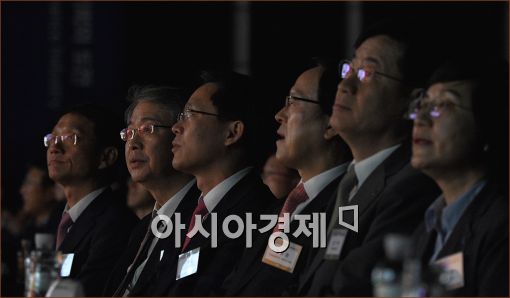 [포토]진지한 서울아시아금융포럼 참석자들