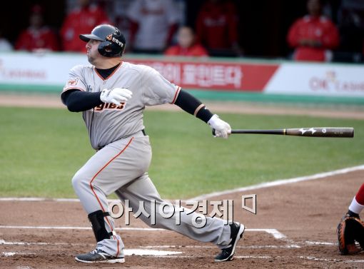 [포토]폭스, 'KBO리그 첫 안타는 2타점 2루타'