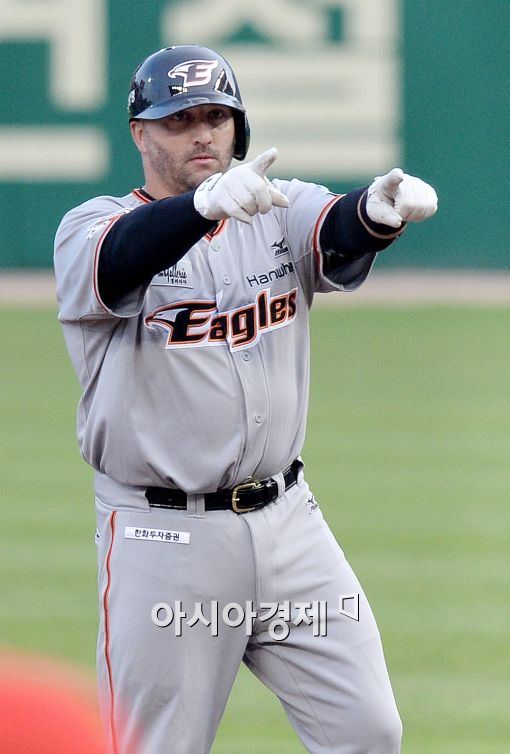 [포토]폭스, '화끈한 KBO리그 첫 안타'