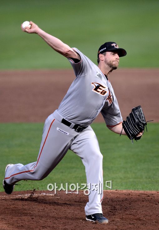 [포토]탈보트 '칠테면 쳐봐'