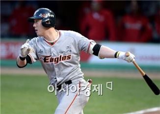 한화, '어깨부상' 김회성 1군 제외…이시찬·정범모 콜업