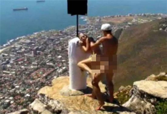 [포토] 남아공 유명 관광지서 포르노 촬영 '경악'