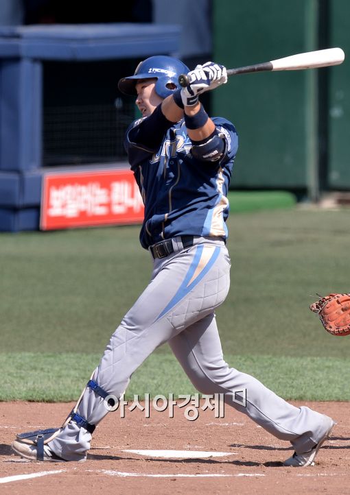 [포토]지석훈, '동점 1타점 적시타'