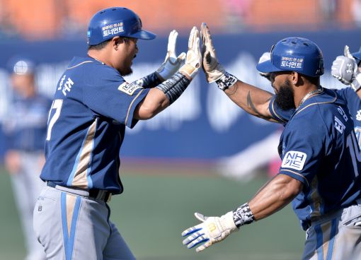 [포토]이호준, '화끈한 한 방으로 역전이야'