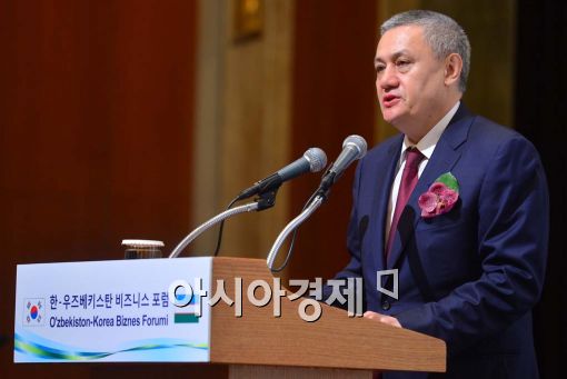 [포토]축사하는 아지모프 우즈베키스탄 부총리 