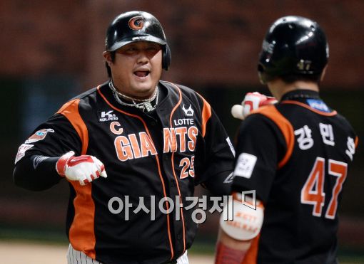 [포토]최준석, '3연승 가자!'