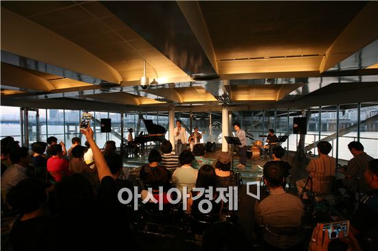 무더운 6월, 한강공원서 무료 전시·공연 개최