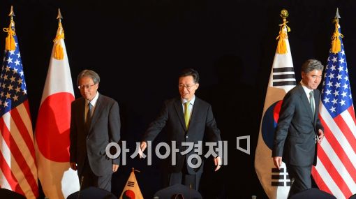 [포토]한·미·일 '각자의 자리로' 