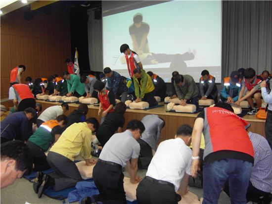 성북구, 자율방재단 200여명 대상으로 구조구급 응급처치 교육 