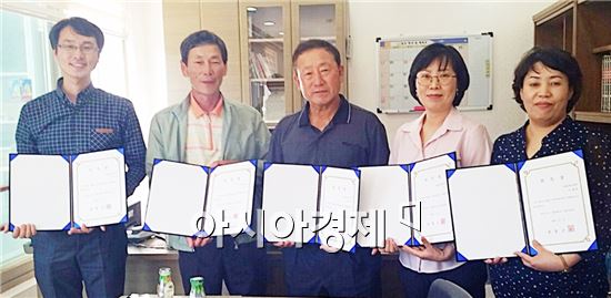 장흥군(군수 김성)은 지난 27일 오후 안양소망의 집에서 ‘장애인 인권지킴이단’발대식을 가졌다