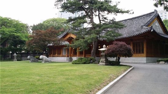 ▲130년만에 처음으로 개방된 서울시 정동 미국 대사관저.