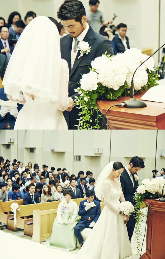 장윤주, 결혼식 사진 공개…남편과 '뜨거운 포옹' 