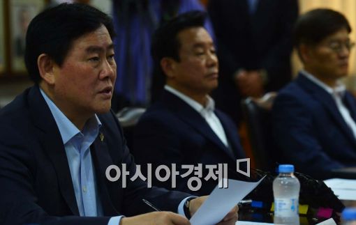 [포토]최경환, '메르스 국가적 보건역량 총동원할 것' 
