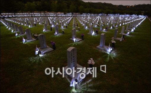 [포토]호국영령 밝히는 '현충의 빛'