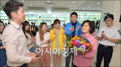 [포토]"감사한 마음을 실천합니다"