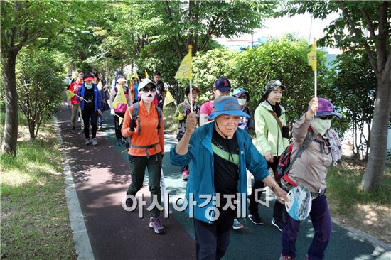 [포토]광주시 동구, 도심건강길 걷기 홍보 캠페인