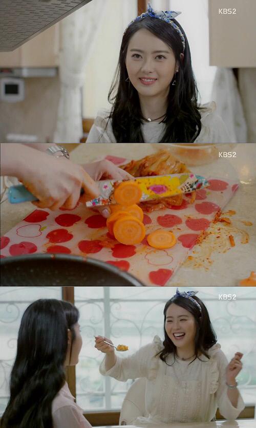 '프로듀사' 아이유, 고아라가 김수현에 볶음밥 먹여주자 '발끈'