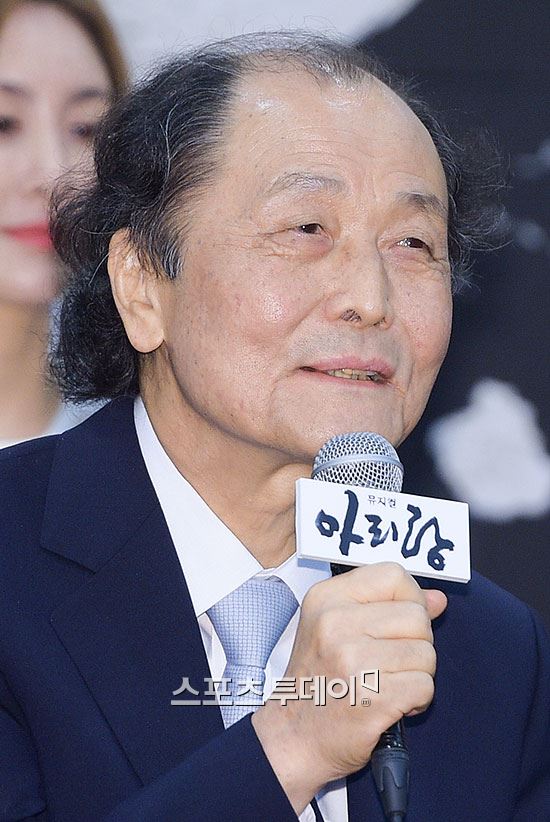 소설가 조정래 "내 이름 도용해 朴대통령 지지…고소할 것"