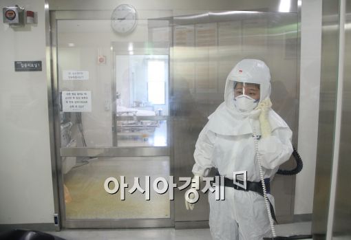 [포토]공개된 서울의료원 음압병실…메르스 확진환자 치료