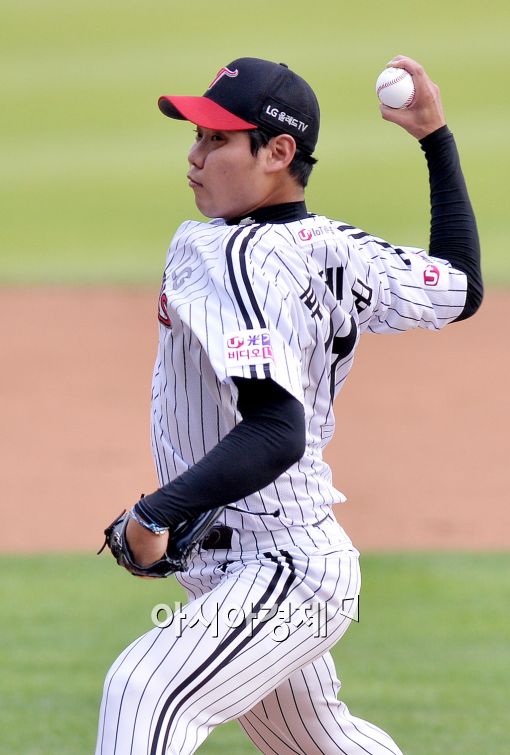 [포토]LG 선발 류제국의 역투
