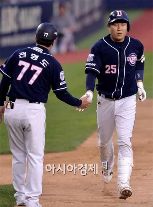 [포토]양의지, '추격의 솔로 홈런'