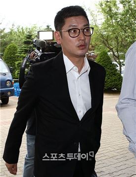'기내 난동' 바비킴, '400만원 벌금형 + 성폭력 프로그램 40시간' 판결