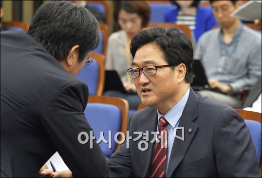 [포토]황교안 후보자 인사청문 보고서는?