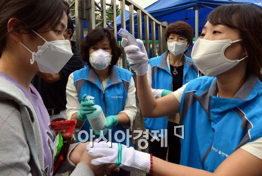 [포토]2015년도 서울시공무원 임용시험, '메르스 확산 방지위해 총력'