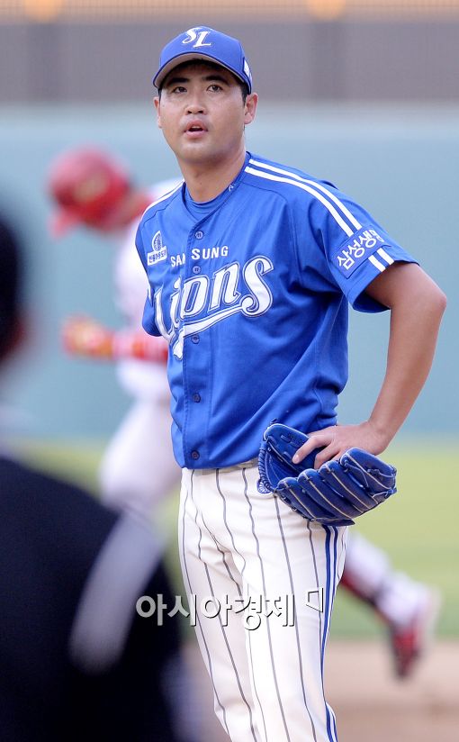 [포토]홈런 허용한 장원삼, '나 요즘 왜이럴까'