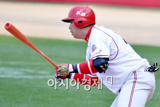 [포토]나지완, '오늘 타격감 좋아요!'