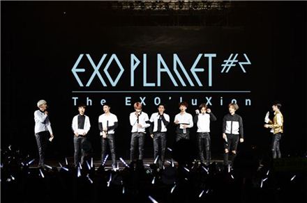 엑소·한화 팬들 간 '의기투합' 논란 살펴보니…