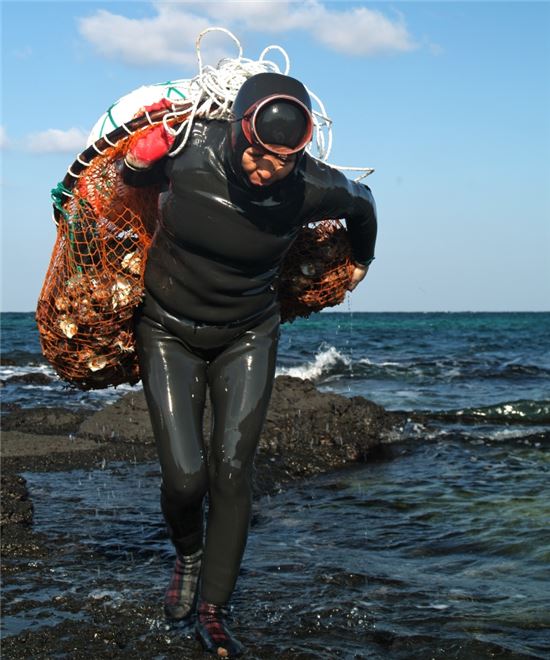 사라져가는 숨비소리…우리는 '제주해녀'입니다