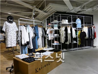 중화권 최대 매장을 보유한 I.T 그룹이 운영하는 홍콩 몽콕(Mongkok) MOKO 매장에 입점된 카이아크만(Kai-aakmann) 사진.(사진제공=아비스타)