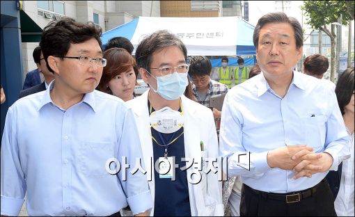 [포토]메디힐병원 찾은 김무성 대표