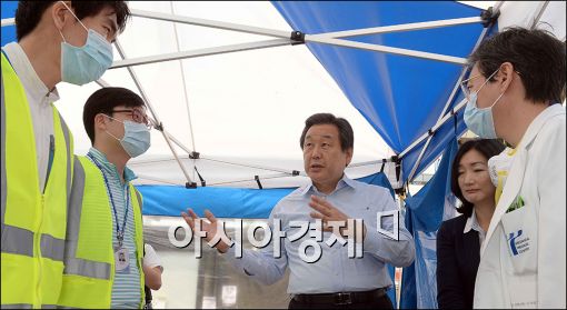 [포토]메디힐병원 찾아간 김무성 대표