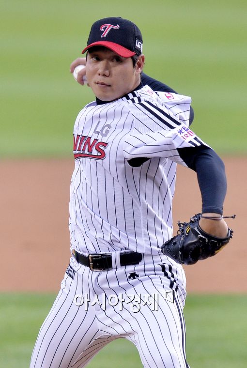 [포토]류제국, '시즌 4승을 향해'