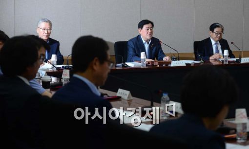 [포토]최경환 '공공기관, 갈 길 멀다' 