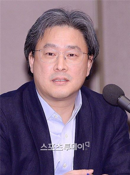 '아가씨' 박찬욱 감독 "김민희, 칸 여우주연상? 받고도 남을 연기" 