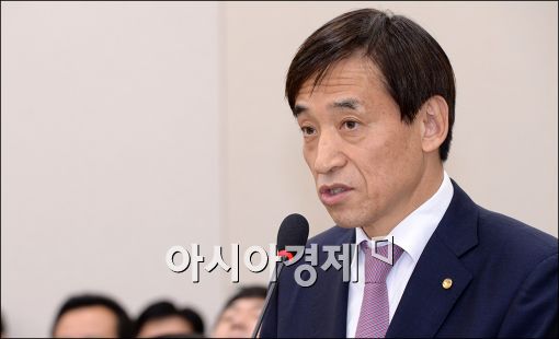 이주열 "추가 금리인하, 현재로서는 예단하기 어렵다"