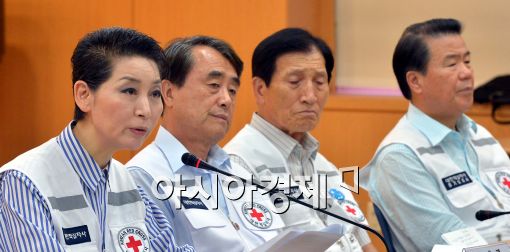[포토]모두발언하는 김성주 대한적십자사 총재