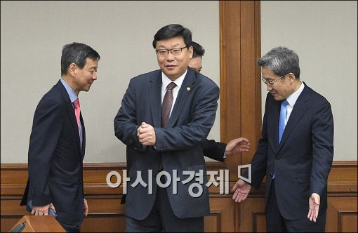 [포토]거시금융회의 참석하는 주형환 차관