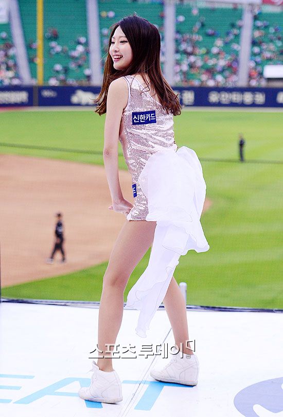 [포토] LG 치어리더, 꼬리를 살랑살랑~