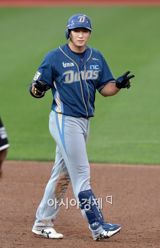 [포토]나성범, '가볍게 추가 2타점 2루타!'